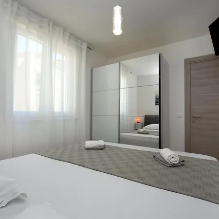 Apartment Eni *