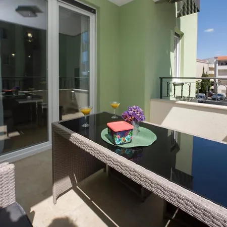 Apartment Eni *